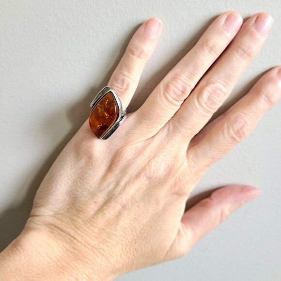 Large oversized vintage sterling silver cocktail ring with Amber stone. - Picture 6 of 9